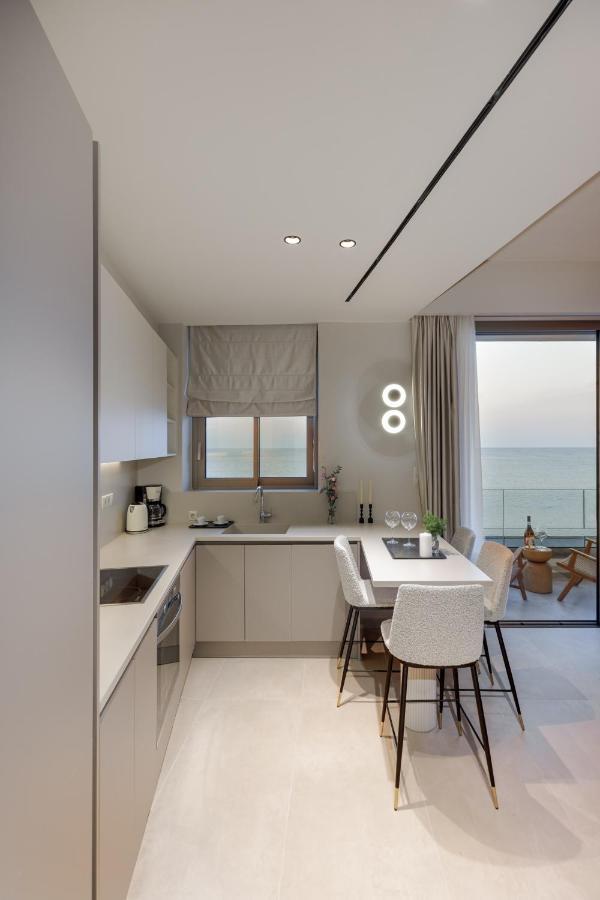 Kales Sea View Suites 이라피트라 외부 사진
