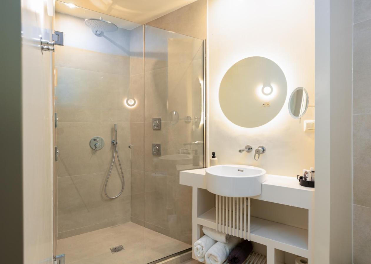 Kales Sea View Suites 이라피트라 외부 사진